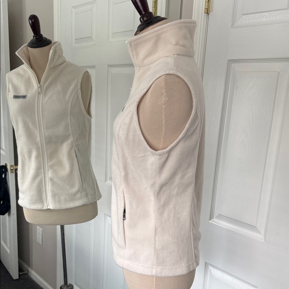 Columbia Women's Cream Fleece Vest - Picture 2 of 11